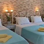 Kastro Hotel